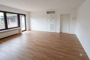 Großzügige 2-Zimmer-Erdgeschosswohnung mit eigener Terrasse, Garten & Garage in Duisburg-Baerl – Grafschafter Straße 92a, 47199 Baerl, Duisburg – Vorschaubild 1