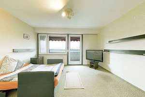 Helle 4-Zimmer-Etagenwohnung mit Loggia – Aufzug – zentrale Lage & sofort bezugsfrei! – Die vollständige Adresse der Immobilie erhältst du vom Anbieter., 76133 Weststadt, Karlsruhe – Vorschaubild 6