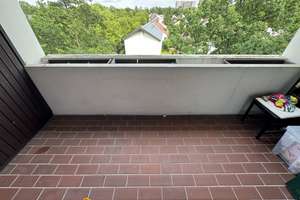 ÜBER DEN DÄCHERN SILLENBUCHS – GEPFLEGTE 3-ZIMMER-WOHNUNG MIT BALKON UND TIEFGARAGENSTELLPLATZ