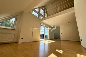 Über den Dächern von Siegen: Stilvolle Maisonette mit Galerie & Balkon in Top-Lage!