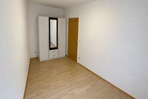 Helle 2-ZKB Whg. mit sonniger gr. Terrasse und toller EBK! – 93053 Kasernenviertel, Regensburg – Vorschaubild 2