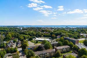 Großzügige 4-Zimmer-Eigentumswohnung mit sonnigem Balkon und eigener Garage – Die vollständige Adresse der Immobilie erhältst du vom Anbieter., 24106 Wik, Kiel – Vorschaubild 2