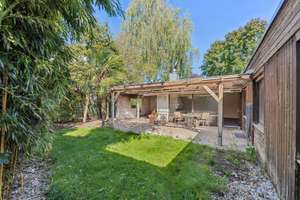 Bungalow auf ca. 400 m² Grund in ruhiger Lage: 145 m² auf einer Ebene (EG) - zzgl. 100 m² (UG)