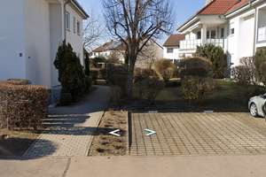 Stilvolle, sanierte 3-Raum-Dachgeschosswohnung mit geh. Innenausstattung mit Balkon in Gerlenhofen – Kirchberger Straße 6, 89233 Neu-Ulm – Vorschaubild 2