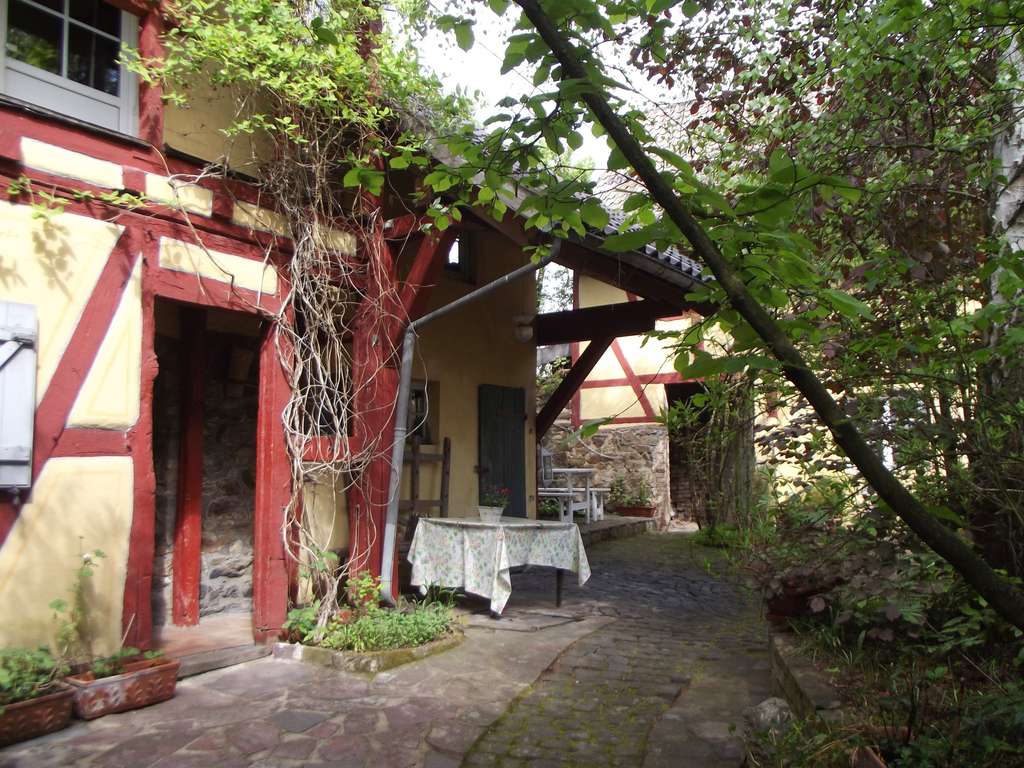 Immobilie in Bad Breisig - Historisches Bauernhaus mit 9 Zimmern in Waldorf, 140 m² Wohnfläche - Bild 1