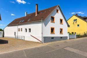 Anwesen mit Potenzial für Wohnen und Arbeiten sowie viel Platz für Handwerk & Gewerbe! – Die vollständige Adresse der Immobilie erhältst du vom Anbieter., 76316 Malsch – Vorschaubild 2