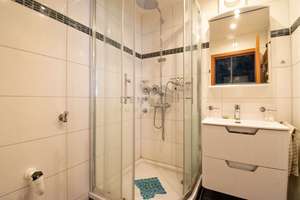 Modernisierte 2-Zimmer-Wohnung mit 2 Loggien, Aufzug, lichtdurchflutet & Weitblick in Grötzingen – Die vollständige Adresse der Immobilie erhältst du vom Anbieter., 76229 Grötzingen, Karlsruhe – Vorschaubild 5