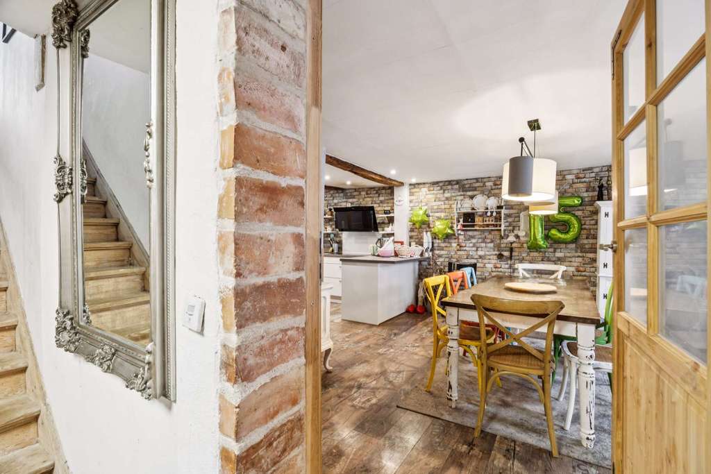 Immobilie in Tessin - Fachwerkhaus mit viel Platz und Gestaltungsspielraum – Wohnen für Individualisten in Tessin - Bild 2