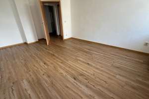 2. OG / Laminat /  Wanne+Dusche+Fenster /  zwei Balkon u.v.m. – Jahnstraße 57, 9126 Lutherviertel, Chemnitz – Vorschaubild 23