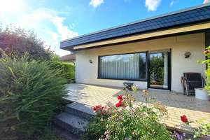 Großer Architekten-Bungalow in sehr guter Lage – Die vollständige Adresse der Immobilie erhältst du vom Anbieter., 65830 Kriftel – Vorschaubild 1