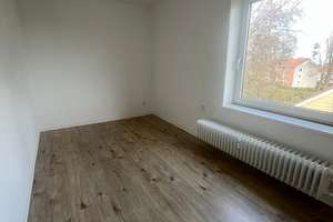 Ihr neues Wohlfühl-Zuhause: Helle 3-Zimmer-Wohnung mit Balkon in Salzgitter-Gebhardshagen – Eichenweg 17, 38229 Gebhardshagen, Salzgitter – Vorschaubild 4