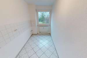 Lichterhellte 3-Raum-Wohnung mit Balkon – Scheffelstr. 38, 9120 Helbersdorf, Chemnitz – Vorschaubild 1