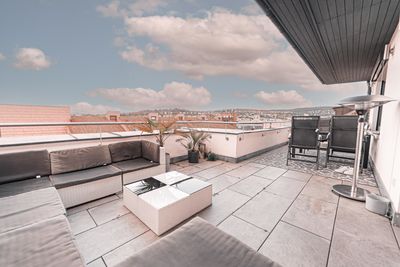 Luxuriöse 3-Zimmer-Wohnung mit Galerie und Dachterrasse in exklusiver Lage+EBK+Klima