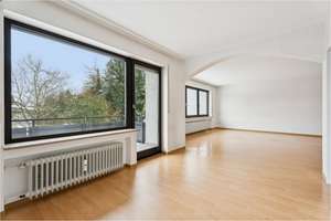 Sehr stark & souverän.
Dreifamilienhaus in Elchingen (Thalfingen)
Drei Wohnungen | 3 Garagen | STP – Junginger Str. 43, 89275 Elchingen – Vorschaubild 13