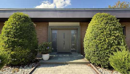 Bild von Imposante Unternehmervilla mit Traumblick