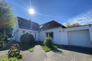 Doppelhaushälfte mit Terrasse und Garten in Düsseldorf-Urdenbach