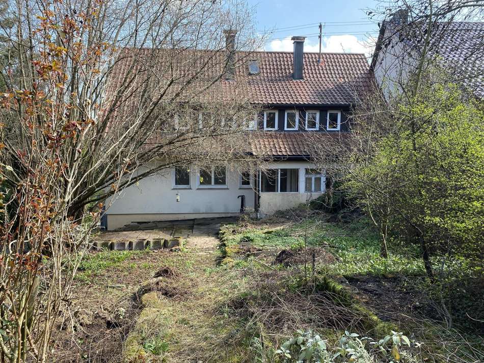 Hausansicht Garten