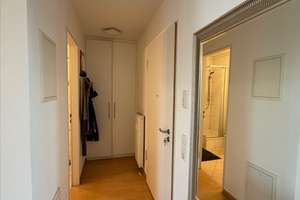 Moderne helle 1,5 - Zimmer Wohnung mit Balkon und herrlicher Aussicht zentral in Freiburg-Rieselfeld – 79111 Rieselfeld, Freiburg im Breisgau – Vorschaubild 4