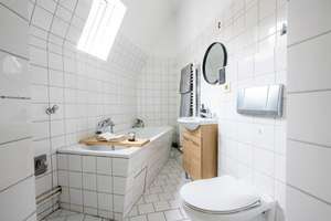 Wohnen mit Stil: 4-Zimmer-Gründerzeitaltbau mit Stuck  und Südbalkon – Ringstraße 50, 12205 Lichterfelde, Berlin – Vorschaubild 4