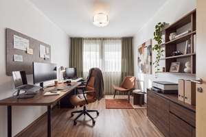 Moderne 4-Zimmer-Wohnung mit Einbauküche, Balkon & Garage in Regensburg! – 93057 Reinhausen, Regensburg – Vorschaubild 12