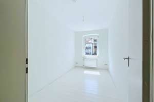 Bezugsfreie 3 Zimmer Altbauwohnung mit Südbalkon in bester Lage in Berlin Mitte – Schönholzer Str. 3, 10115 Mitte (Ortsteil), Berlin – Vorschaubild 24