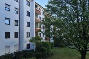 Helle, gepflegte 2-Zimmer-Wohnung mit Balkon und Einbauküche in Friedenheim - ab Oktober verfügbar