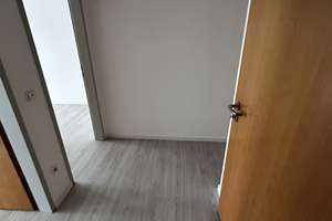 DREIRAUMWOHNUNG MIT AUFZUG, GÄSTE-WC, NEUER VINYLBODEN, FREI AB SOFORT – Melanchthonstraße 7, 1099 Innere Neustadt, Dresden – Vorschaubild 10