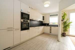 Modernes, neuwertiges Mittelreihenhaus in Hamburg-Harburg, zentral u. ruhig gelegen mit Stellplatz! – 21079 Harburg (Ortsteil), Hamburg – Vorschaubild 4