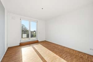 Lichtdurchflutete DG-Maisonette mit Terrasse, Balkon und TG-Platz in ruhiger Lage – Die vollständige Adresse der Immobilie erhältst du vom Anbieter., 13156 Niederschönhausen, Berlin – Vorschaubild 14