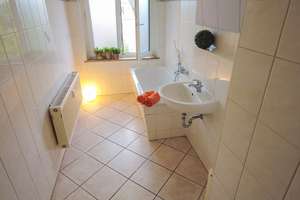 2 Monate Kaltmietfrei  - geräumige Küche - WG-geeignet - Bad mit Wanne und Fenster – Rudolf-Krahl-Str. 23, 9116 Altendorf, Chemnitz – Vorschaubild 3