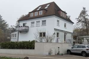 3 Zimmer-Wohnung mit besonderem Charme (auch WG-tauglich)