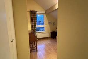Geschmackvolle, gepflegte 2,5-Zimmer-Dachgeschosswohnung mit geh. Innenausstattung mit EBK – Wildenfelser Straße 22, 81249 Aubing-Süd, München – Vorschaubild 13