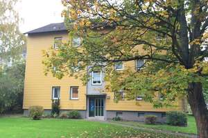 Komfortabel wohnen im 2. OG – mit Badewanne und Balkon