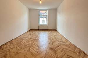 Großzügige 2-Zimmerwohnung + Nebenraum in München-Neuhausen