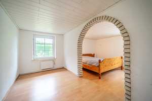Exklusives Reetdachanwesen mit großzügiger Auffahrt, Kamin & Gartenidylle – Rendsburg-Eckernförde (Kreis) – Vorschaubild 8
