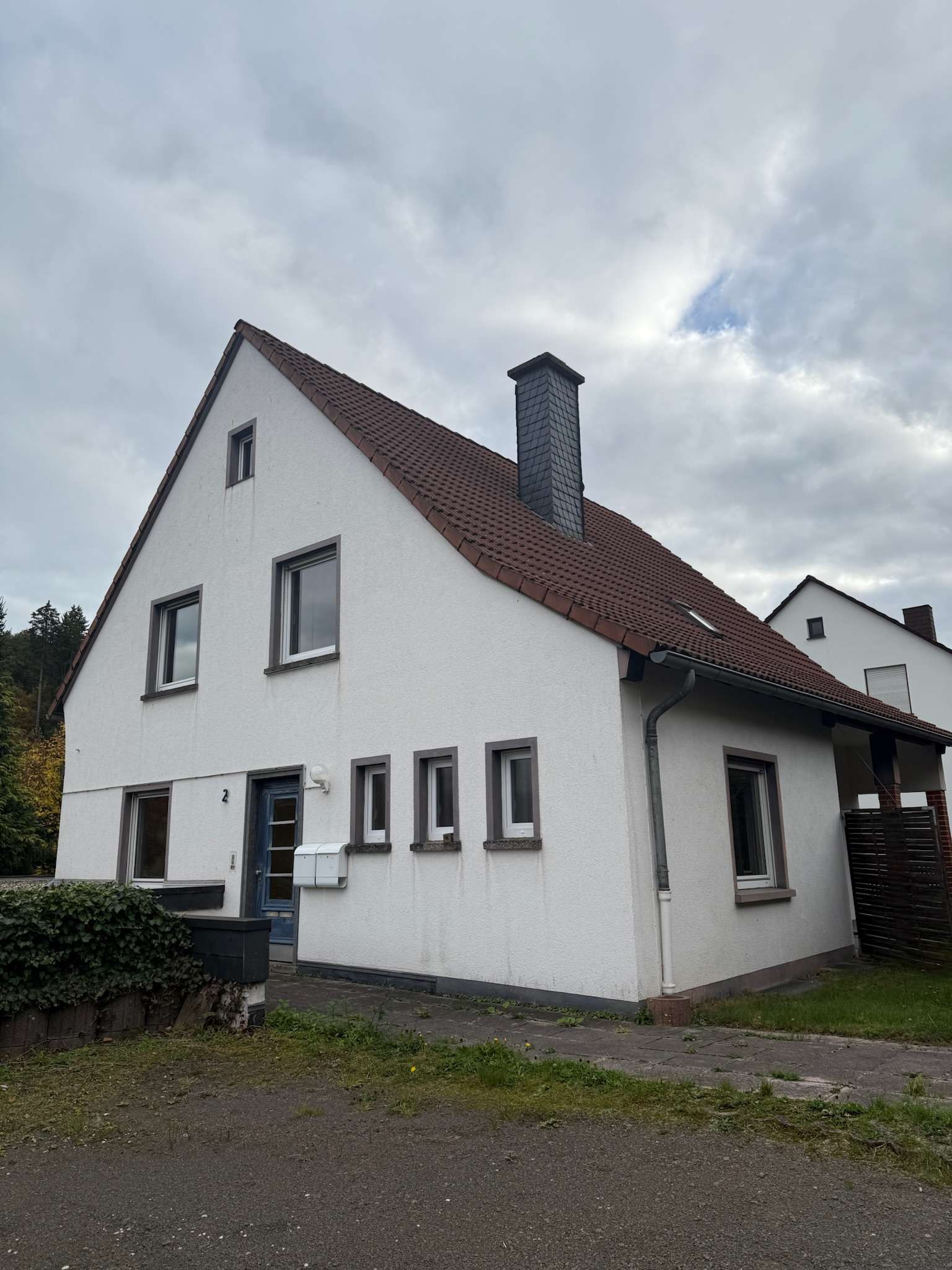 ** Schönes 3 Parteienhaus in sehr gute Lage von Daun ** Eigennutzung + Vermietung od Kapitalanlage, Vulkaneifel Kreis – Bild 1