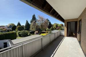 4 Zimmer Wohnung mit großem Balkon