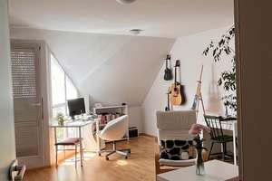 [Short-term] Möblierte 3-Zimmer Wohnung mit Terrasse am Königsplatz – Zeuggasse 5, 86150 Innenstadt. Sankt Ulrich-Dom, Augsburg – Vorschaubild 3