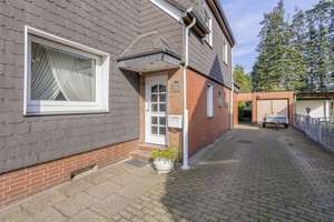Zweifamilienhaus mit vielseitigen Nutzungsmöglichkeiten und Potenzial für individuelle Wohnkonzepte – Die vollständige Adresse der Immobilie erhältst du vom Anbieter., 46149 Buschhausen, Oberhausen – Vorschaubild 3