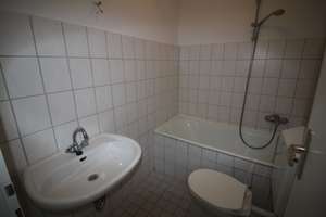 RESERVIERT: HELLE SINGLEWOHNUNG, ruhig aber zentral gelegen – Julius-Spriestersbach-Straße 3, 42853 Mitte, Remscheid – Vorschaubild 11