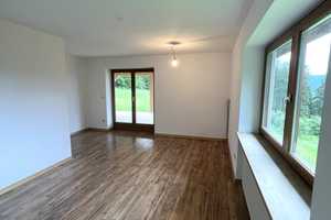 Sonniges Mehrfamilienhaus mit gewerb. Nutzung, großem Grundstück, Terrasse, Balkon & Doppelgarage – Berchtesgadener Land (Kreis) – Vorschaubild 10