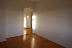 Helle Mansardwohnung mit Blick über Dresden in Elbnähe – Weimarische Str. 1, 1127 Pieschen-Süd, Dresden – Vorschaubild 8