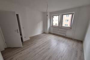 2 Zimmer mit Balkönchen frisch renoviert am Hafen – 44147 Hafen, Dortmund – Vorschaubild 2