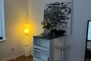 Möblierte 2-Zimmer Wohnung in Altona – Max-Brauer-Allee 168, 22765 Altona-Altstadt, Hamburg – Vorschaubild 1