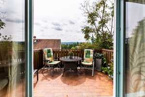 Attraktive 3-Zimmerwohnung mit Balkon und Tiefgaragenstellplatz in ruhiger Lage von Radebeul