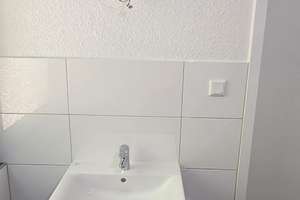 Sehr schöne sanierte 2 Zimmer Wohnung mit Balkon in Duisburg zu vermieten – Walzstr. 15, 47138 Mittelmeiderich, Duisburg – Vorschaubild 8