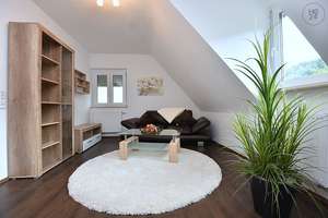 Sonnige, sehr schöne und modern möblierte Wohnung in Stuttgart Wangen – Die vollständige Adresse der Immobilie erhältst du vom Anbieter., 70327 Wangen, Stuttgart – Vorschaubild 7