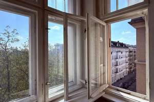 Altbau in Platzlage - sanierungsbedürftige 3-Zimmer Wohnung mit Balkon und Fahrstuhl! – Goslarer Platz 5, 10589 Charlottenburg, Berlin – Vorschaubild 14