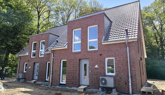 Bild von Effiziensdoppelhaus- Stufe 40, CO² neutral erstellt. Wohnen am Berner Gutspark.