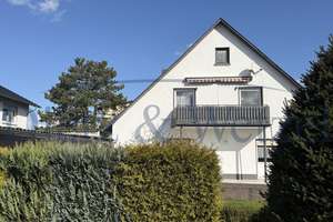 Top gelegenes Zweifamilienhaus mit tollem Garten - Wohnen & Gestalten nach eigenen Vorstellungen! – Die vollständige Adresse der Immobilie erhältst du vom Anbieter., 35452 Heuchelheim – Vorschaubild 4
